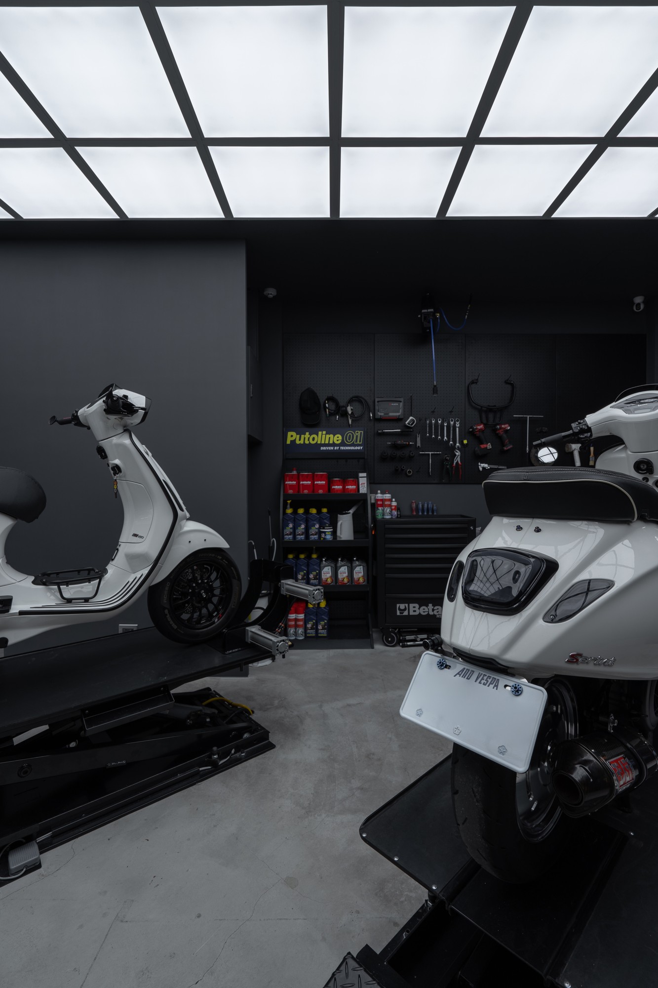 017 AND Vespa — 12