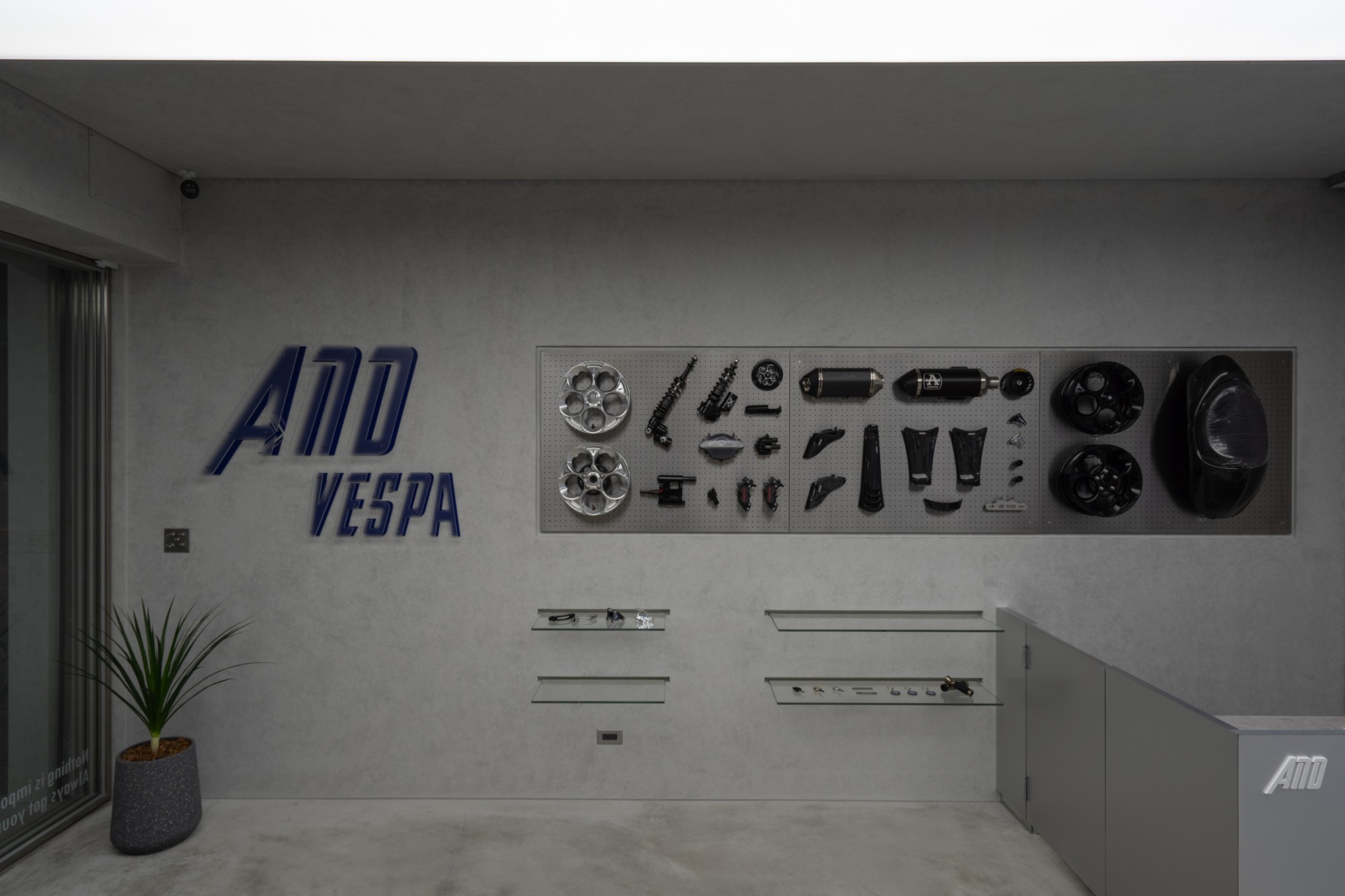 017 AND Vespa — 20