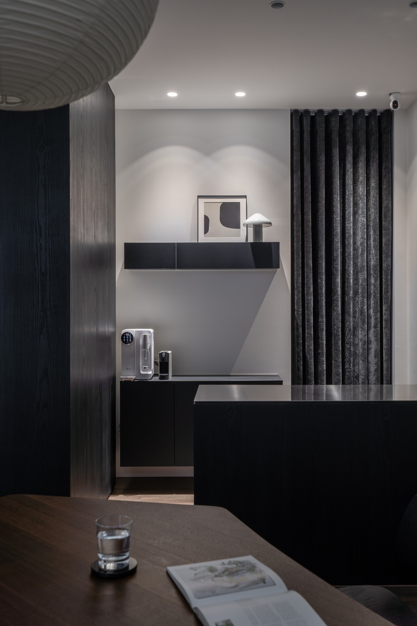 025 Vangas Office — 10