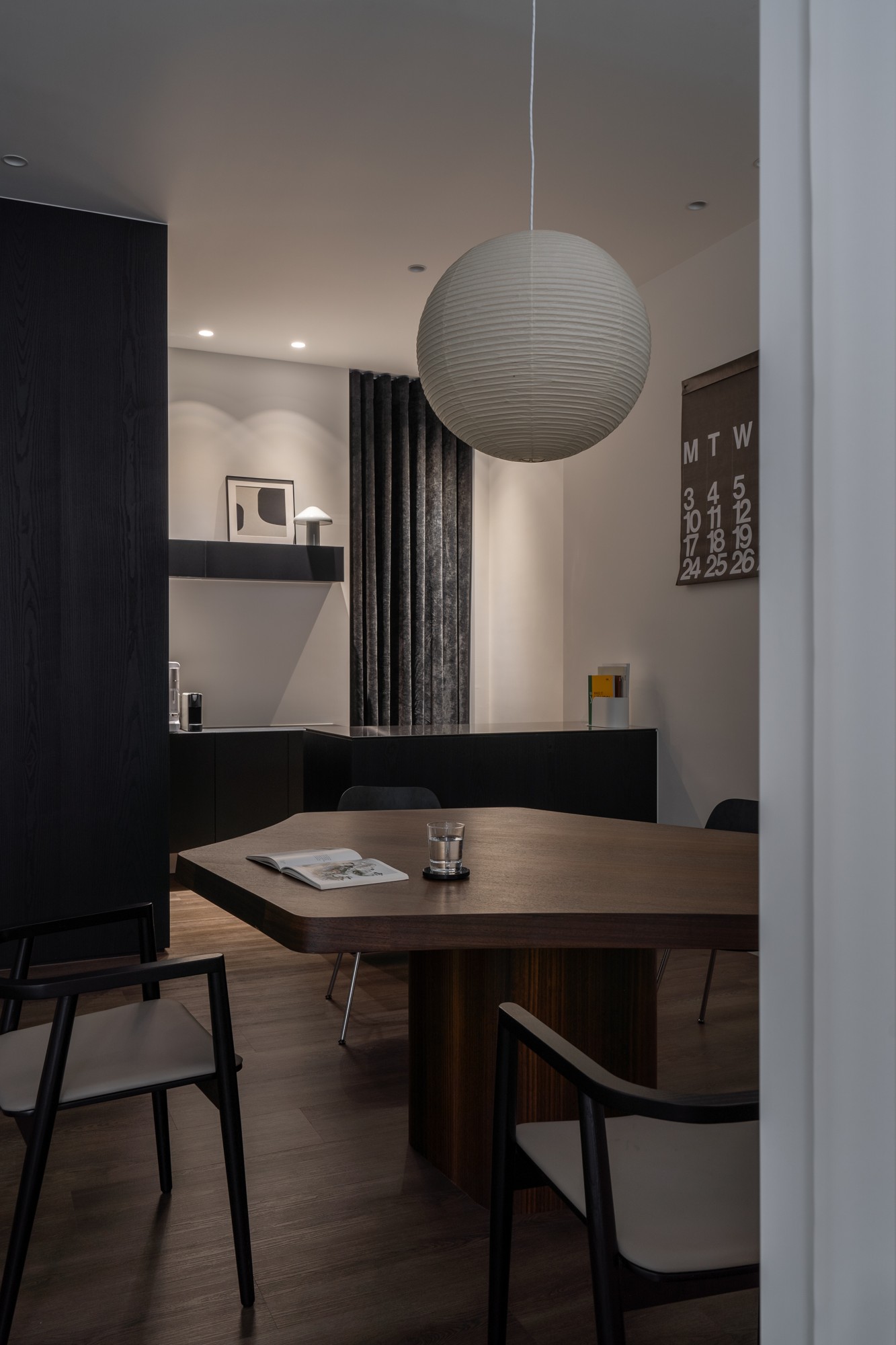 025 Vangas Office — 12
